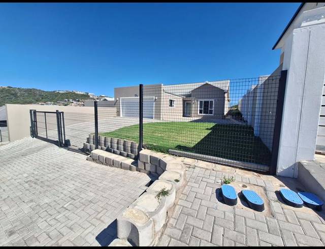 3 BEDROOM TOWNHOUSE FOR SALE IN ISLAND VIEW